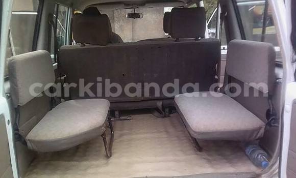 Gura Yakoze Toyota Land Cruiser White Imodoka i Kampala mu Uganda Gura Yakoze Toyota Land Cruiser White Imodoka i Kampala mu Uganda