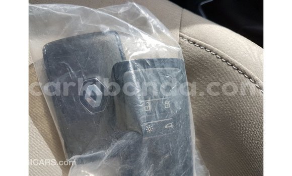 Gura Imported Renault 19 Green Imodoka i Import - Dubai mu Uganda Gura Imported Renault 19 Green Imodoka i Import - Dubai mu Uganda