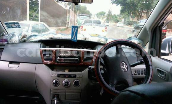 Gura Yakoze Toyota Noah Silver Imodoka i Kampala mu Uganda Gura Yakoze Toyota Noah Silver Imodoka i Kampala mu Uganda