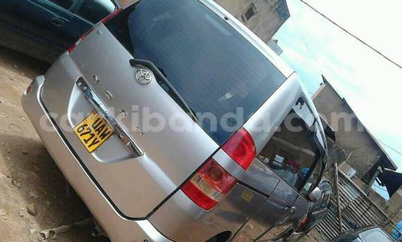Gura Yakoze Toyota Noah Silver Imodoka i Kampala mu Uganda Gura Yakoze Toyota Noah Silver Imodoka i Kampala mu Uganda