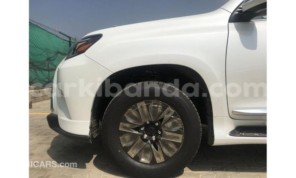 Acheter Import Voiture Lexus GX Blanc à Import - Dubai, Ouganda Acheter Import Voiture Lexus GX Blanc à Import - Dubai, Ouganda