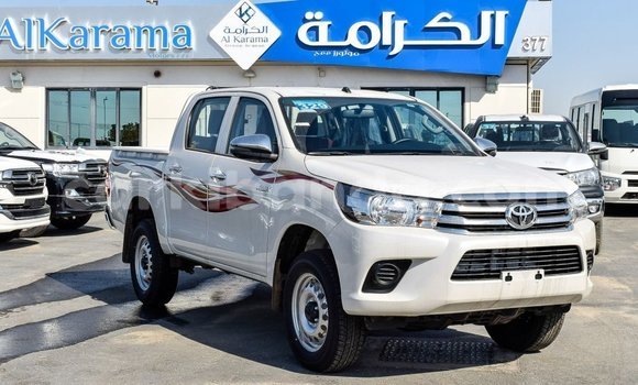 Acheter Import Voiture Toyota Hilux Blanc à Import - Dubai, Ouganda Acheter Import Voiture Toyota Hilux Blanc à Import - Dubai, Ouganda