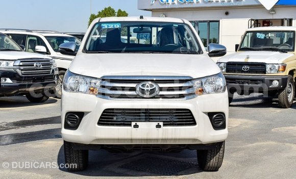 Acheter Import Voiture Toyota Hilux Blanc à Import - Dubai, Ouganda Acheter Import Voiture Toyota Hilux Blanc à Import - Dubai, Ouganda