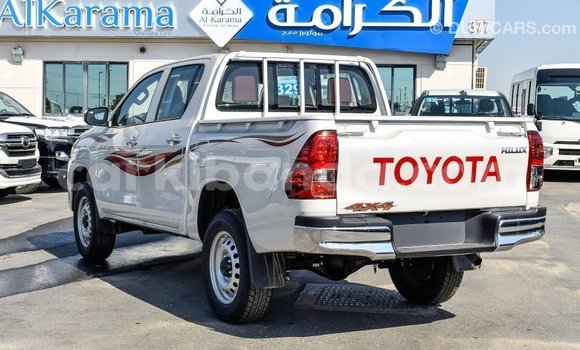 Acheter Import Voiture Toyota Hilux Blanc à Import - Dubai, Ouganda Acheter Import Voiture Toyota Hilux Blanc à Import - Dubai, Ouganda