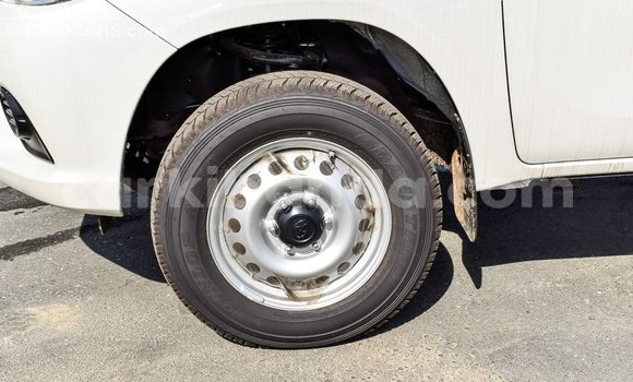 Acheter Import Voiture Toyota Hilux Blanc à Import - Dubai, Ouganda Acheter Import Voiture Toyota Hilux Blanc à Import - Dubai, Ouganda