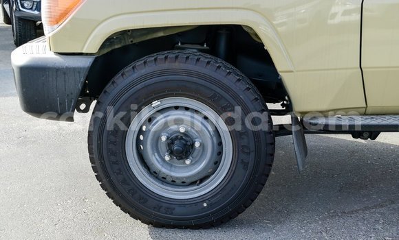 Buy Import Toyota Land Cruiser Beige Car in Import - Dubai in Uganda Buy Import Toyota Land Cruiser Beige Car in Import - Dubai in Uganda