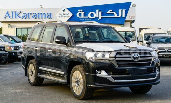 Acheter Import Voiture Toyota Land Cruiser Noir à Import - Dubai, Ouganda Acheter Import Voiture Toyota Land Cruiser Noir à Import - Dubai, Ouganda