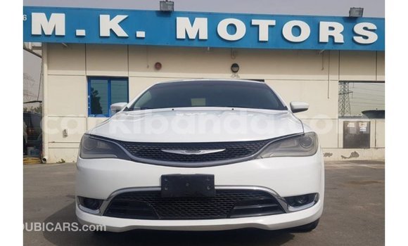 Nunua Imported Chrysler 200 Nyeupe Gari ndani ya Import - Dubai nchini Uganda Nunua Imported Chrysler 200 Nyeupe Gari ndani ya Import - Dubai nchini Uganda