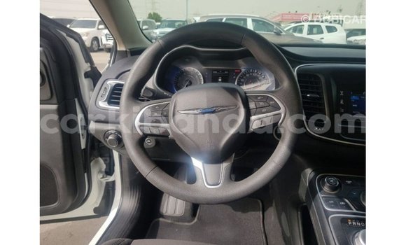 Nunua Imported Chrysler 200 Nyeupe Gari ndani ya Import - Dubai nchini Uganda Nunua Imported Chrysler 200 Nyeupe Gari ndani ya Import - Dubai nchini Uganda