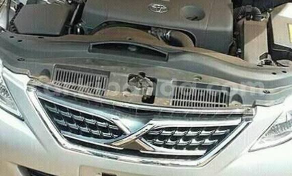 Gura Yakoze Toyota Mark X Silver Imodoka i Kampala mu Uganda Gura Yakoze Toyota Mark X Silver Imodoka i Kampala mu Uganda