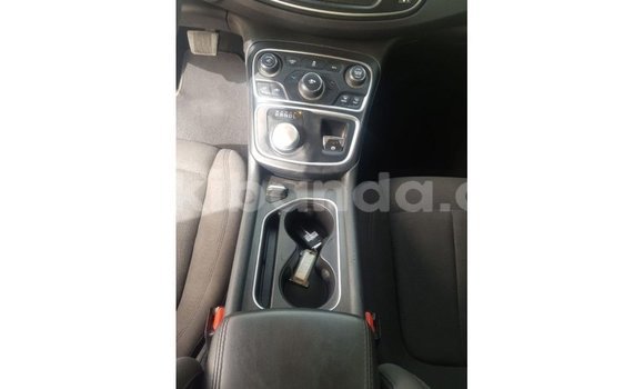 Nunua Imported Chrysler 200 Nyeupe Gari ndani ya Import - Dubai nchini Uganda Nunua Imported Chrysler 200 Nyeupe Gari ndani ya Import - Dubai nchini Uganda