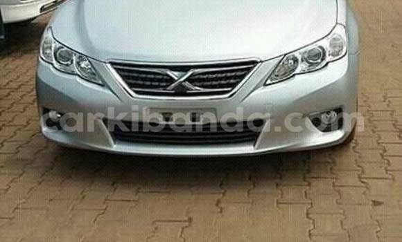 Gura Yakoze Toyota Mark X Silver Imodoka i Kampala mu Uganda Gura Yakoze Toyota Mark X Silver Imodoka i Kampala mu Uganda