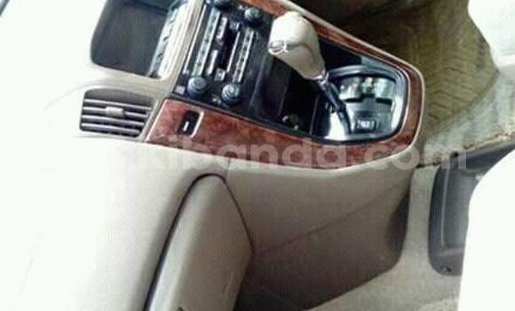 Gura Yakoze Toyota Mark X Silver Imodoka i Kampala mu Uganda Gura Yakoze Toyota Mark X Silver Imodoka i Kampala mu Uganda