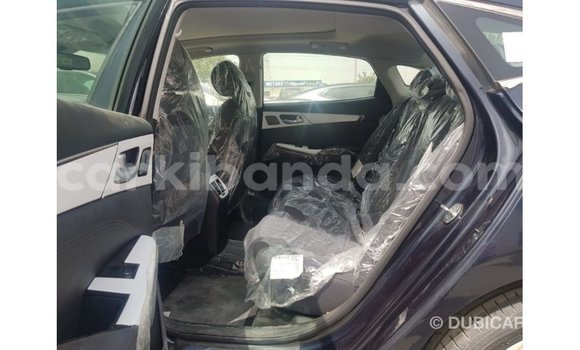 Acheter Import Voiture Kia Cadenza Bleu à Import - Dubai, Ouganda Acheter Import Voiture Kia Cadenza Bleu à Import - Dubai, Ouganda