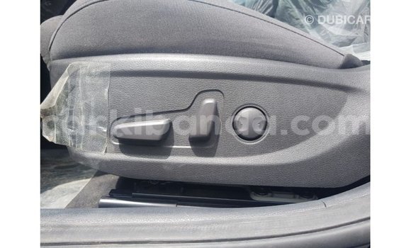 Acheter Import Voiture Kia Cadenza Bleu à Import - Dubai, Ouganda Acheter Import Voiture Kia Cadenza Bleu à Import - Dubai, Ouganda