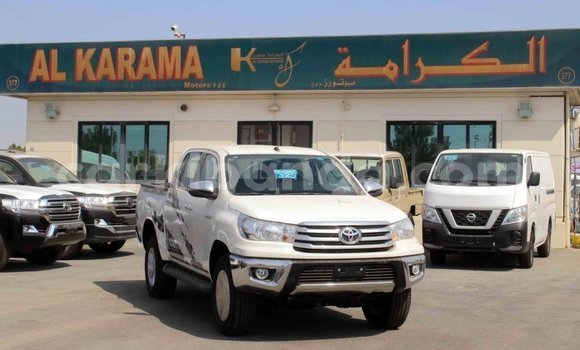 Acheter Import Voiture Toyota Hilux Blanc à Import - Dubai, Ouganda Acheter Import Voiture Toyota Hilux Blanc à Import - Dubai, Ouganda