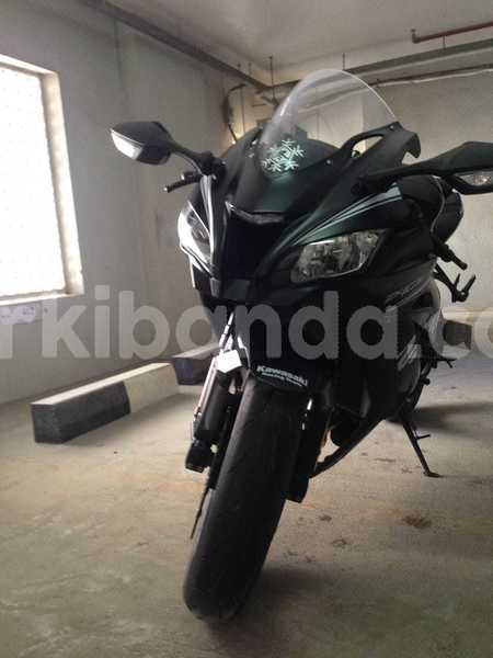 写真 Buy used kawasaki ninja zx-10r black bike in kampala in uganda