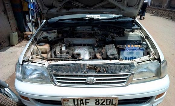 Acheter Occasion Voiture Toyota Corona Blanc à Kampala, Ouganda Acheter Occasion Voiture Toyota Corona Blanc à Kampala, Ouganda