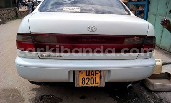 Acheter Occasion Voiture Toyota Corona Blanc à Kampala, Ouganda Acheter Occasion Voiture Toyota Corona Blanc à Kampala, Ouganda