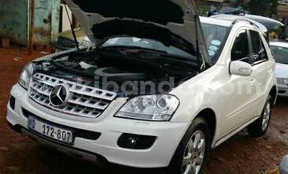 Gura Yakoze Mercedes‒Benz ML–Class White Imodoka i Kampala mu Uganda Gura Yakoze Mercedes‒Benz ML–Class White Imodoka i Kampala mu Uganda