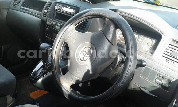 Gura Yakoze Toyota Spacio Blue Imodoka i Kampala mu Uganda Gura Yakoze Toyota Spacio Blue Imodoka i Kampala mu Uganda