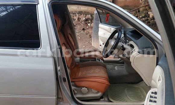 Gura Yakoze Toyota Vista Silver Imodoka i Kampala mu Uganda Gura Yakoze Toyota Vista Silver Imodoka i Kampala mu Uganda