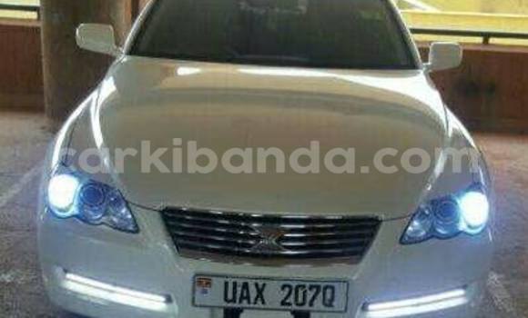 Gura Yakoze Toyota Mark X White Imodoka i Kampala mu Uganda Gura Yakoze Toyota Mark X White Imodoka i Kampala mu Uganda