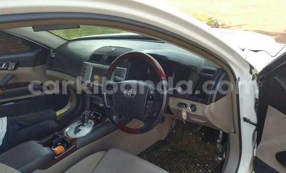 Gura Yakoze Toyota Mark X White Imodoka i Kampala mu Uganda Gura Yakoze Toyota Mark X White Imodoka i Kampala mu Uganda