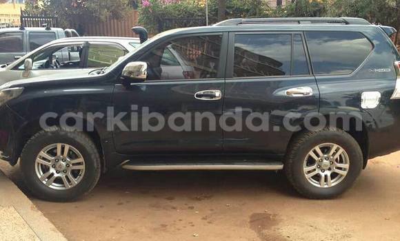 Gura Yakoze Toyota Land Cruiser Black Imodoka i Kampala mu Uganda Gura Yakoze Toyota Land Cruiser Black Imodoka i Kampala mu Uganda
