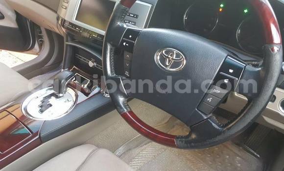 Gura Yakoze Toyota Mark X Silver Imodoka i Kampala mu Uganda Gura Yakoze Toyota Mark X Silver Imodoka i Kampala mu Uganda