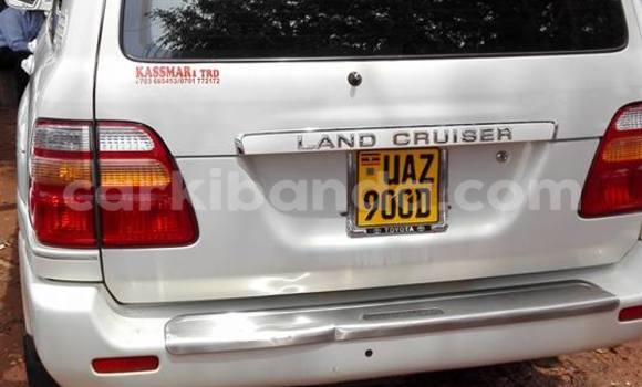 Buy Used Toyota Land Cruiser White Car in Kampala in Uganda Buy Used Toyota Land Cruiser White Car in Kampala in Uganda
