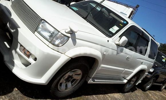 Buy Used Toyota Hilux Surf White Car in Kampala in Uganda Buy Used Toyota Hilux Surf White Car in Kampala in Uganda