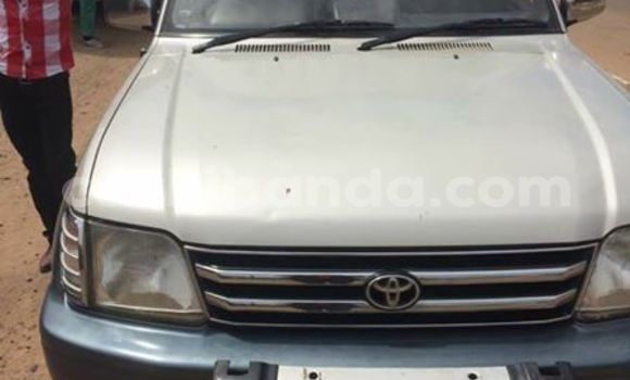 Gura Yakoze Toyota Land Cruiser Prado Silver Imodoka i Kampala mu Uganda Gura Yakoze Toyota Land Cruiser Prado Silver Imodoka i Kampala mu Uganda