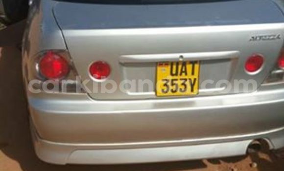 Gura Yakoze Toyota Altezza Silver Imodoka i Kampala mu Uganda Gura Yakoze Toyota Altezza Silver Imodoka i Kampala mu Uganda