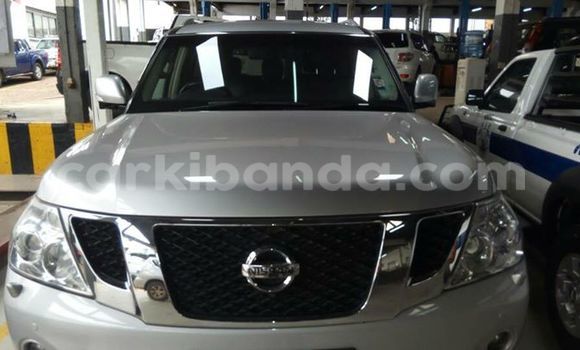 Gura Yakoze Nissan Patrol Silver Imodoka i Kampala mu Uganda Gura Yakoze Nissan Patrol Silver Imodoka i Kampala mu Uganda