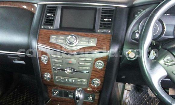 Gura Yakoze Nissan Patrol Silver Imodoka i Kampala mu Uganda Gura Yakoze Nissan Patrol Silver Imodoka i Kampala mu Uganda