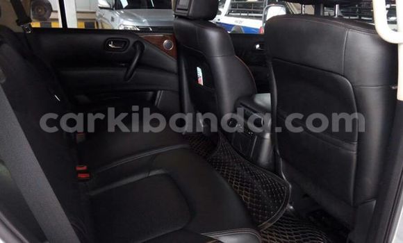 Gura Yakoze Nissan Patrol Silver Imodoka i Kampala mu Uganda Gura Yakoze Nissan Patrol Silver Imodoka i Kampala mu Uganda