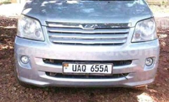 Gura Yakoze Toyota Noah Silver Imodoka i Kampala mu Uganda Gura Yakoze Toyota Noah Silver Imodoka i Kampala mu Uganda
