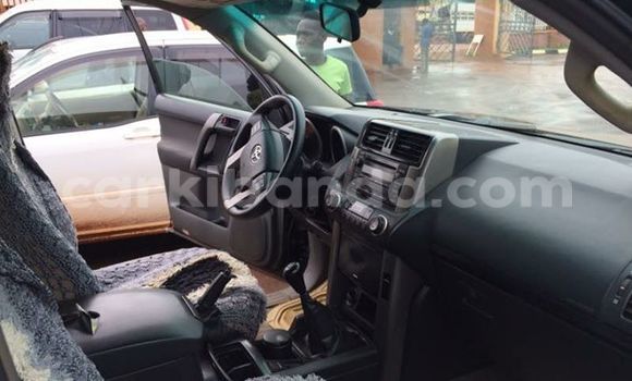 Gura Yakoze Toyota Land Cruiser Prado Black Imodoka i Kampala mu Uganda Gura Yakoze Toyota Land Cruiser Prado Black Imodoka i Kampala mu Uganda