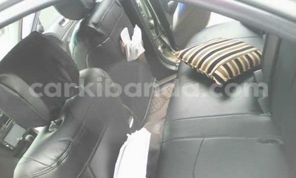 Gura Yakoze Toyota Verosa Silver Imodoka i Kampala mu Uganda Gura Yakoze Toyota Verosa Silver Imodoka i Kampala mu Uganda