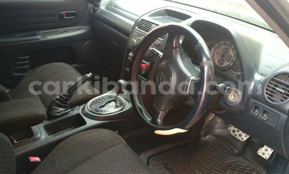 Gura Yakoze Toyota Altezza Silver Imodoka i Kampala mu Uganda Gura Yakoze Toyota Altezza Silver Imodoka i Kampala mu Uganda