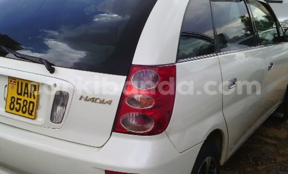 Acheter Occasion Voiture Toyota 4Runner Blanc à Arua, Ouganda Acheter Occasion Voiture Toyota 4Runner Blanc à Arua, Ouganda