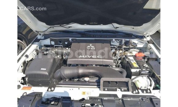 Buy Import Mitsubishi Pajero White Car in Import - Dubai in Uganda Buy Import Mitsubishi Pajero White Car in Import - Dubai in Uganda
