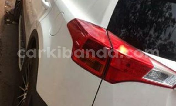 Acheter Occasion Voiture Toyota RAV4 Blanc à Kampala, Ouganda Acheter Occasion Voiture Toyota RAV4 Blanc à Kampala, Ouganda