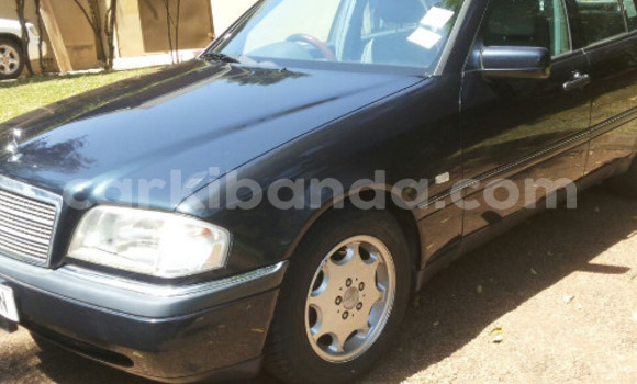 Acheter Occasion Voiture Mercedes‒Benz C–Class Noir à Arua, Ouganda Acheter Occasion Voiture Mercedes‒Benz C–Class Noir à Arua, Ouganda