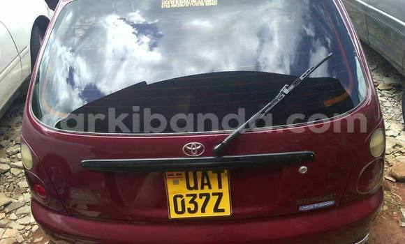 Acheter Occasion Voiture Toyota Starlet Rouge à Kampala, Ouganda Acheter Occasion Voiture Toyota Starlet Rouge à Kampala, Ouganda