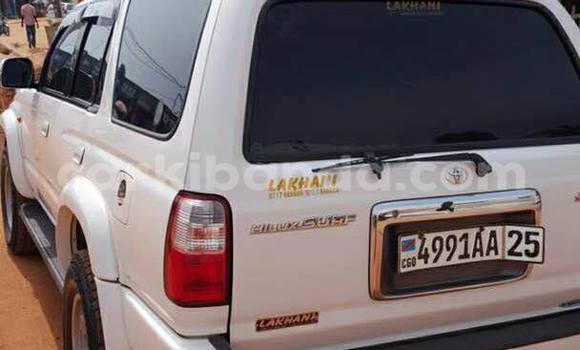 Gura Yakoze Toyota Hilux Surf White Imodoka i Kampala mu Uganda Gura Yakoze Toyota Hilux Surf White Imodoka i Kampala mu Uganda