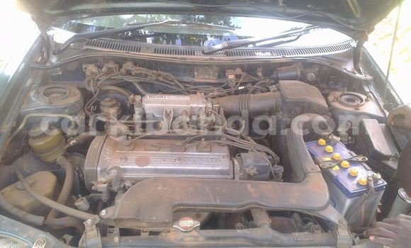 Gura Yakoze Toyota Corsa Blue Imodoka i Kampala mu Uganda Gura Yakoze Toyota Corsa Blue Imodoka i Kampala mu Uganda