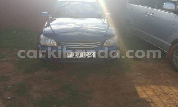 Gura Yakoze Toyota Altezza Blue Imodoka i Kampala mu Uganda Gura Yakoze Toyota Altezza Blue Imodoka i Kampala mu Uganda