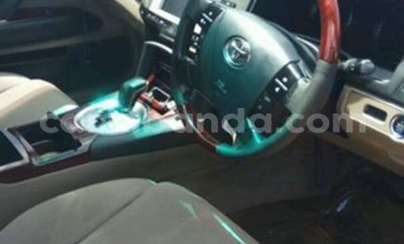 Gura Yakoze Toyota Mark X White Imodoka i Kampala mu Uganda Gura Yakoze Toyota Mark X White Imodoka i Kampala mu Uganda